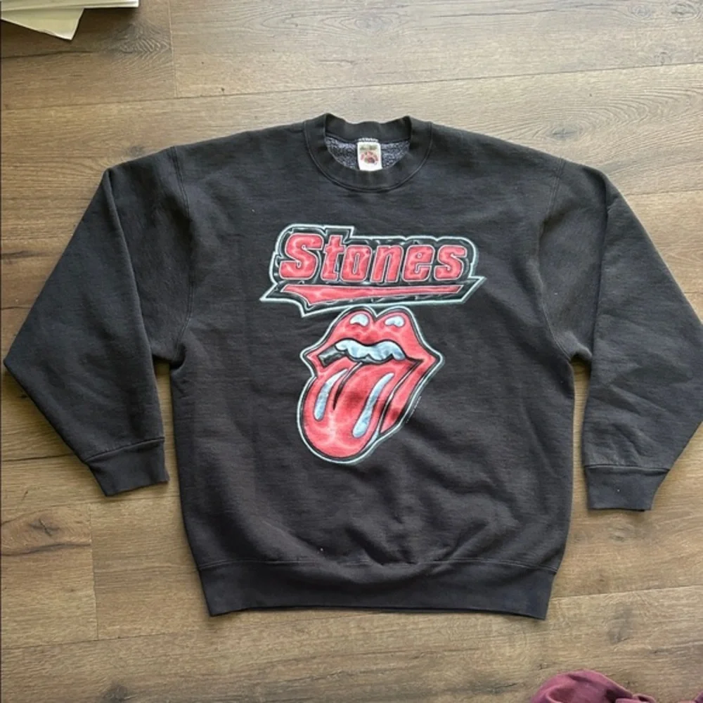 the Rolling Stones Vintage 1994 Sweatshirt with Red Tongue Graphic ! Large